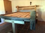 Pat de dormitor din lemn recilcat